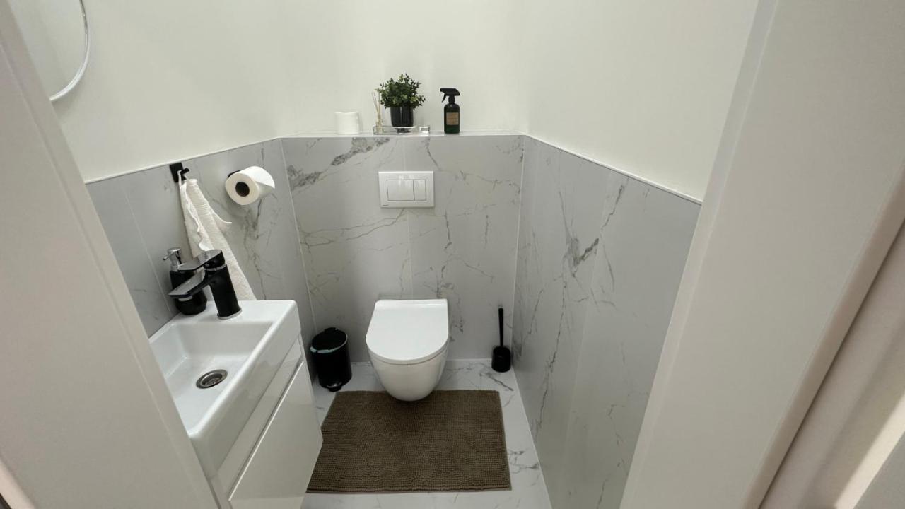 Klimatizovany Apartmanovy Dom S Virivkou, 9A Senec Zewnętrze zdjęcie