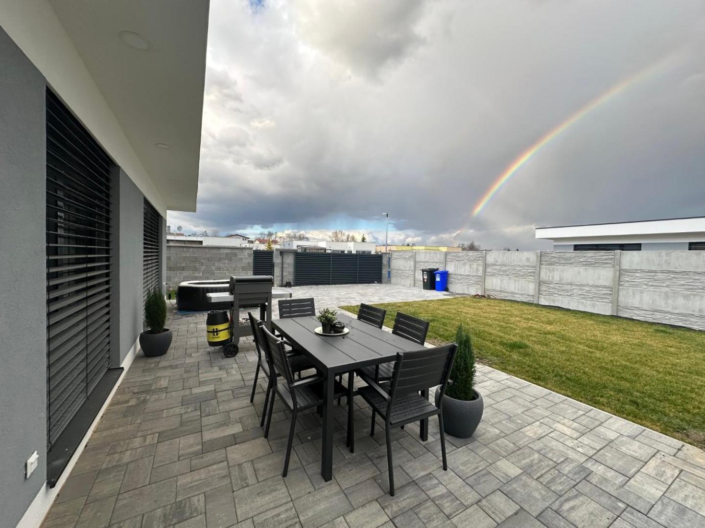 Klimatizovany Apartmanovy Dom S Virivkou, 9A Senec Zewnętrze zdjęcie