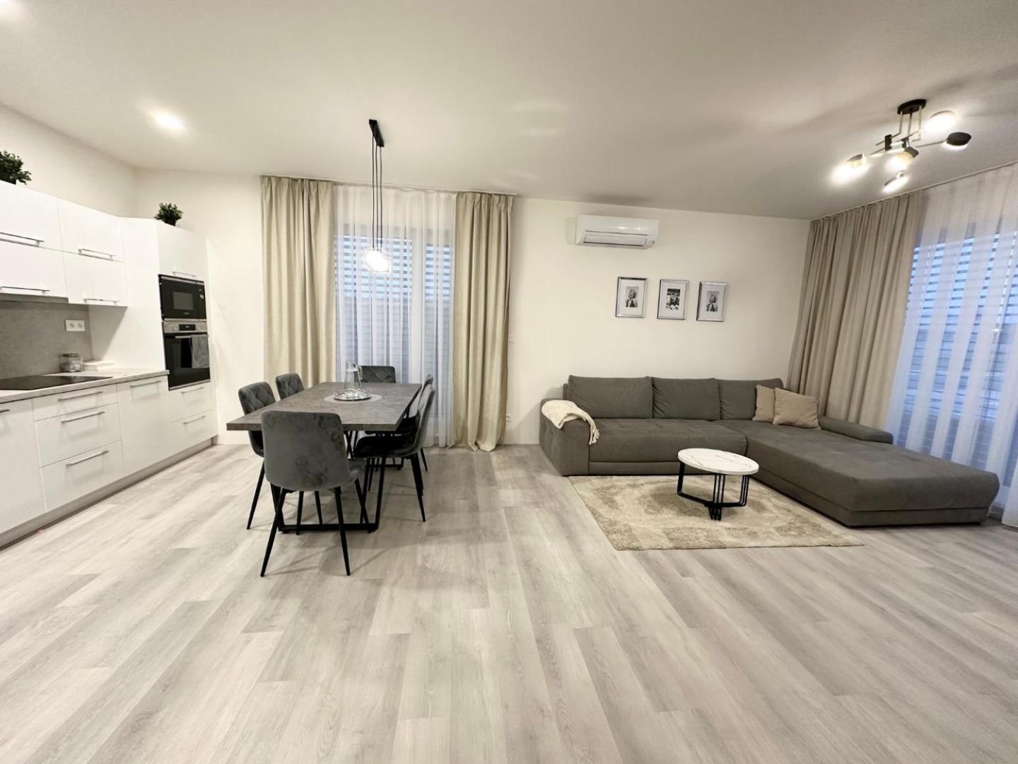 Klimatizovany Apartmanovy Dom S Virivkou, 9A Senec Zewnętrze zdjęcie