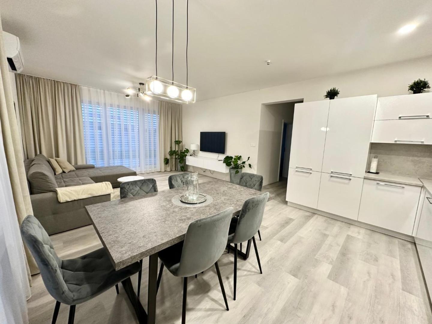 Klimatizovany Apartmanovy Dom S Virivkou, 9A Senec Zewnętrze zdjęcie