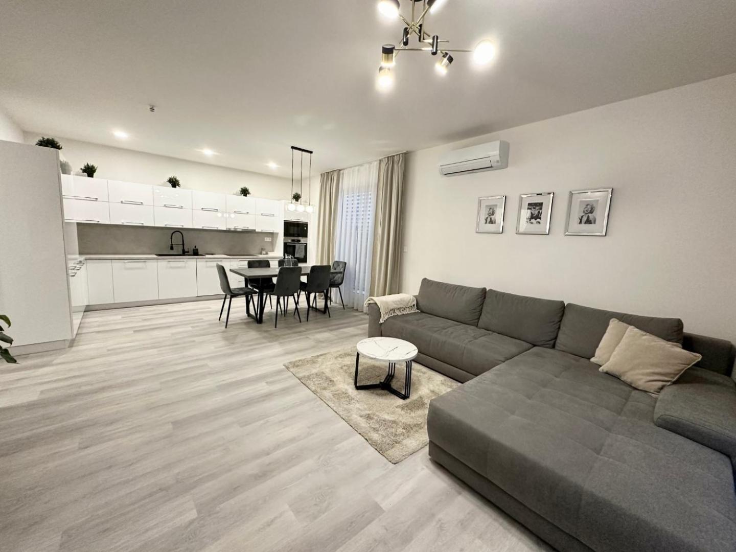 Klimatizovany Apartmanovy Dom S Virivkou, 9A Senec Zewnętrze zdjęcie